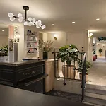 Hotel Royal Madeleine & 4*