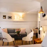 Hotel Royal Madeleine & 4*