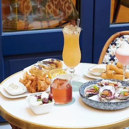 Hotel Royal Madeleine & 4*