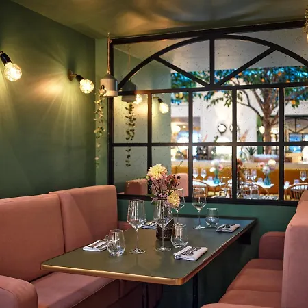 Royal Madeleine & 4*