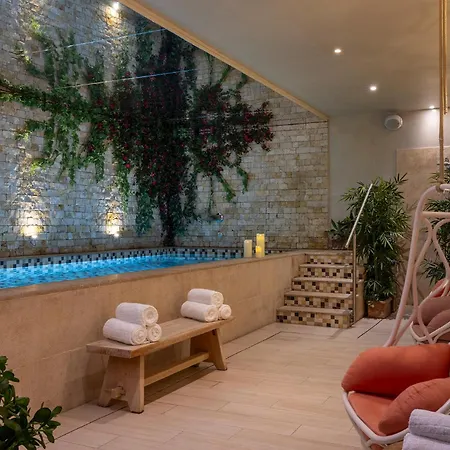 Royal Madeleine & Hotel 4*