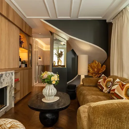 Royal Madeleine & מלון 4*