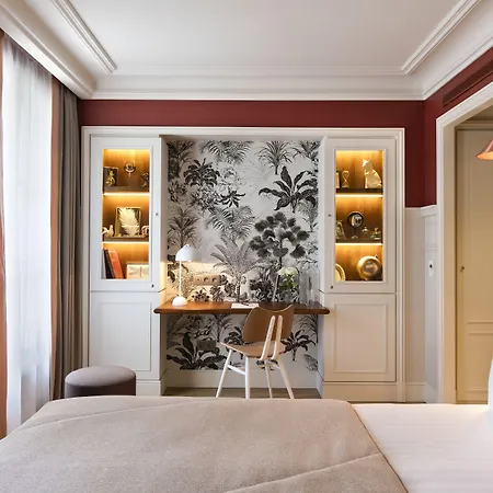 Royal Madeleine & מלון