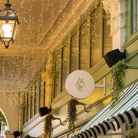 Royal Madeleine & 4* פריז