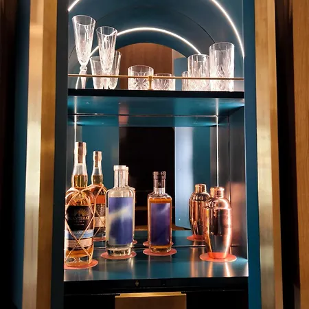 Royal Madeleine & 4*