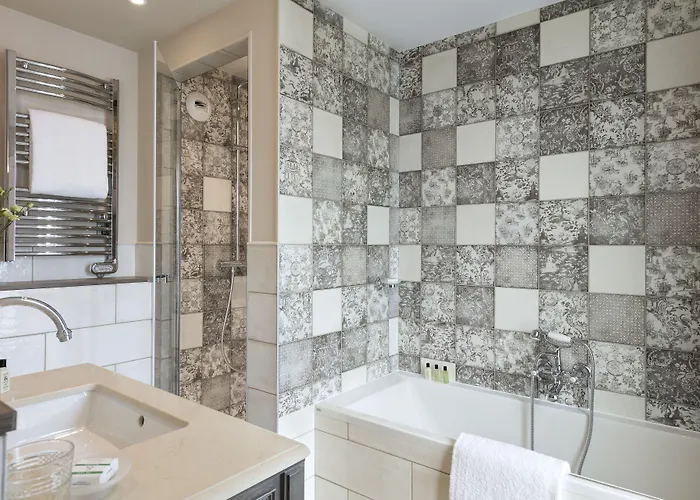 Royal Madeleine & 4* Paris