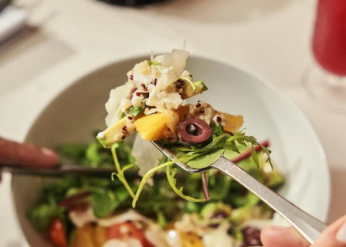 Royal Madeleine & 4*